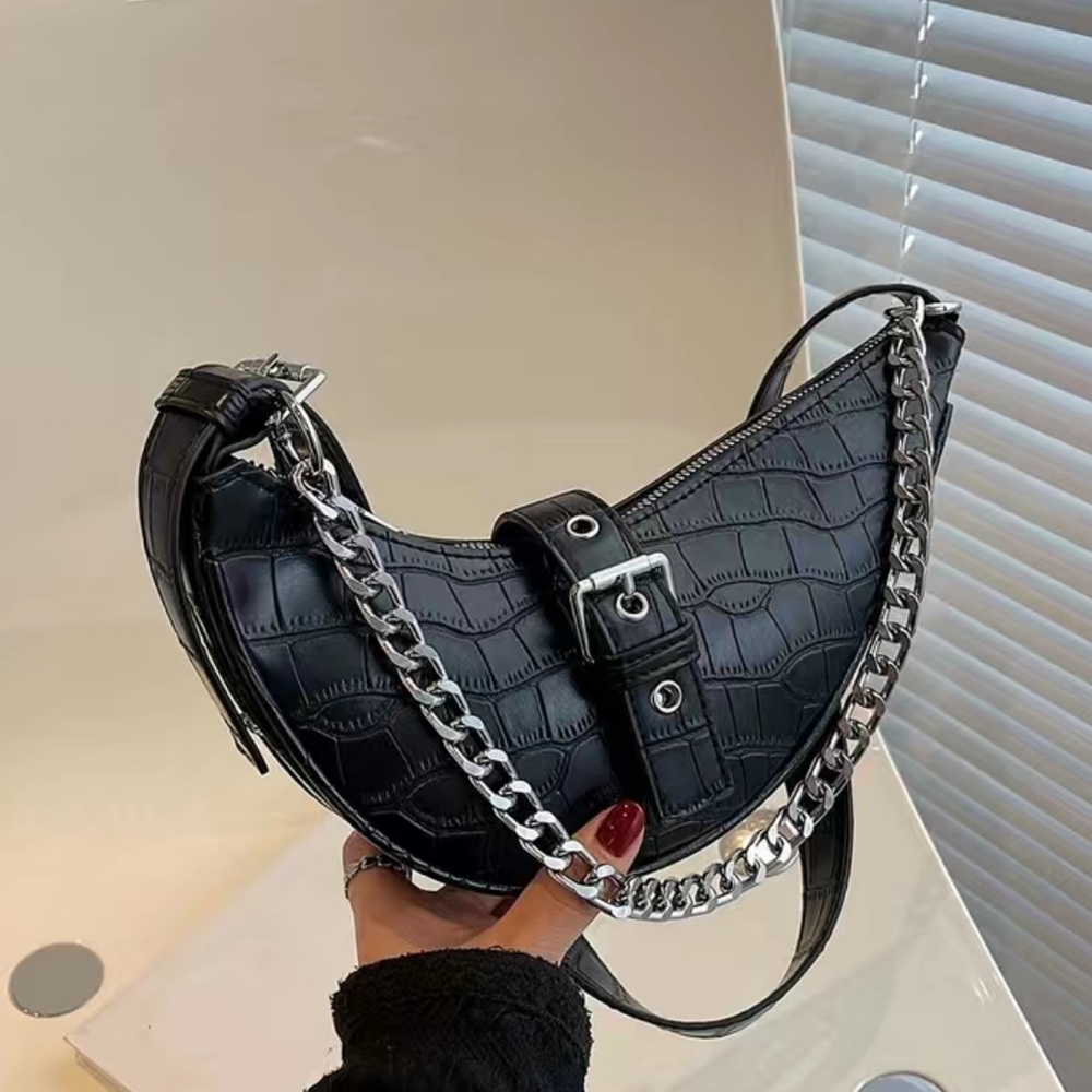 ‘Crocidilly’ Black Handbag. Trending this summer 2023. Pop out with her! - Picture 1 of 2